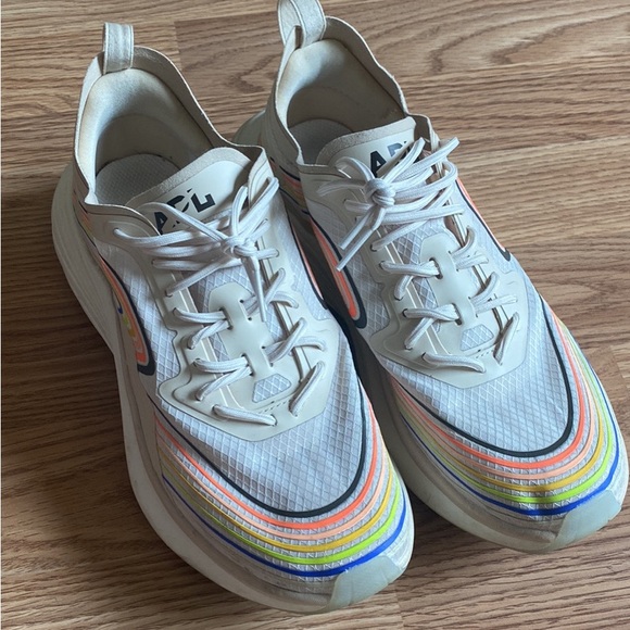 APL women’s streamline tennis shoe. Size 7.5 APL runs true to size 7. - Picture 3 of 6